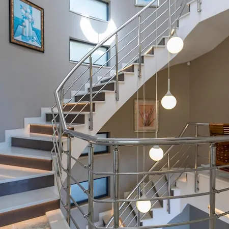 Βίλα 5 Bedroom Luxury Seaviews - Private Heated Pool Καλκάν