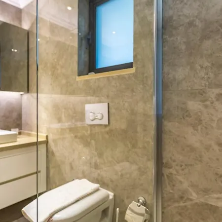 Βίλα 5 Bedroom Luxury Seaviews - Private Heated Pool