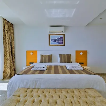 Βίλα 5 Bedroom Luxury Seaviews - Private Heated Pool *