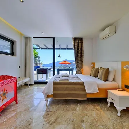 Βίλα 5 Bedroom Luxury Seaviews - Private Heated Pool Καλκάν