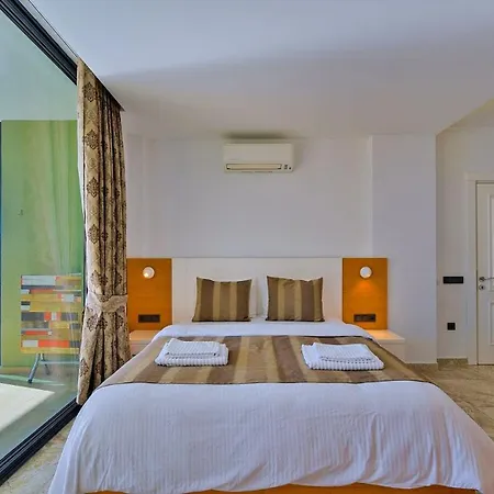 Βίλα 5 Bedroom Luxury Seaviews - Private Heated Pool