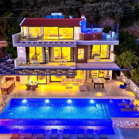 5 Bedroom Luxury Seaviews - Private Heated Pool * Καλκάν