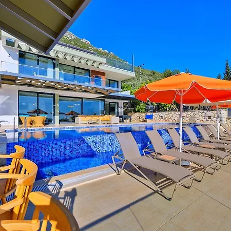 Βίλα 5 Bedroom Luxury Seaviews - Private Heated Pool