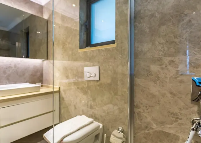 Villa 5 Bedroom Luxury Seaviews - Private Heated Pool