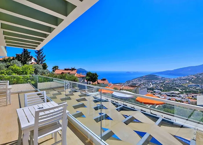 5 Bedroom Luxury Seaviews - Private Heated Pool Villa *