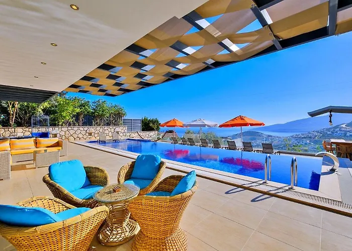 5 Bedroom Luxury Seaviews - Private Heated Pool Villa