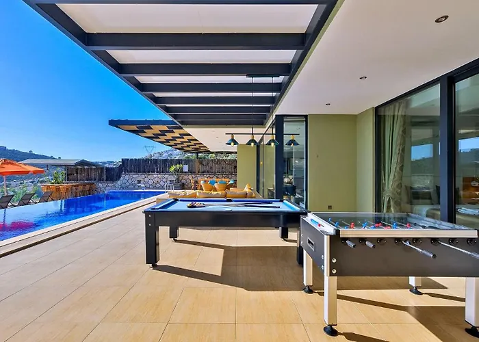 5 Bedroom Luxury Seaviews - Private Heated Pool Villa