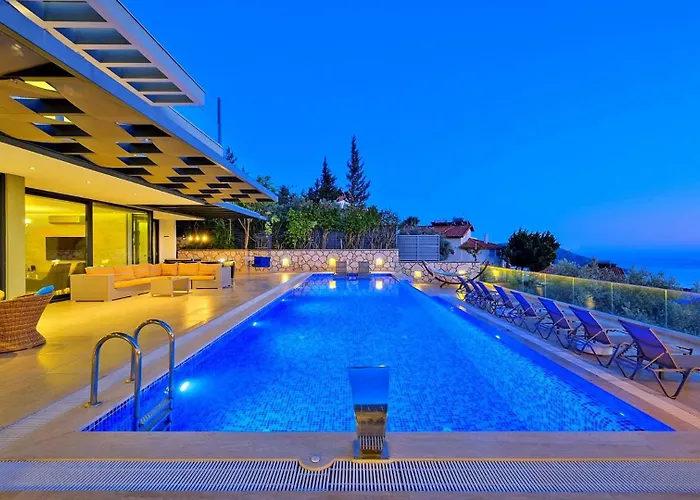 Villa 5 Bedroom Luxury Seaviews - Private Heated Pool