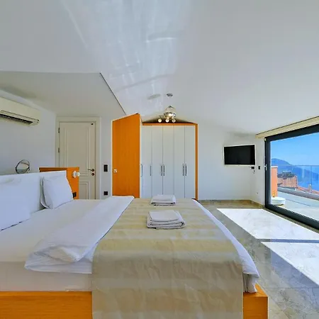 Villa 5 Bedroom Luxury Seaviews - Private Heated Pool Kalkan