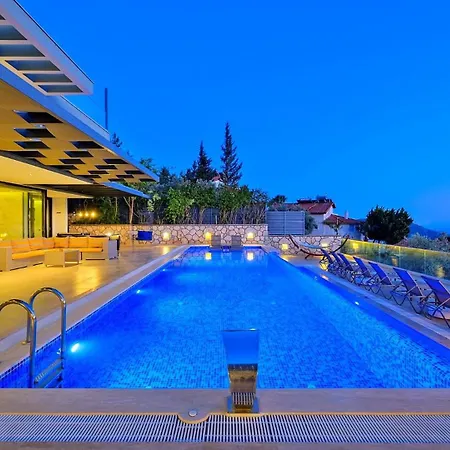 Villa 5 Bedroom Luxury Seaviews - Private Heated Pool