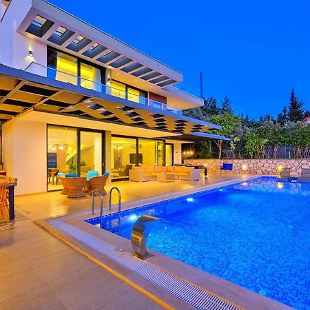 Villa 5 Bedroom Luxury In - 1019 *