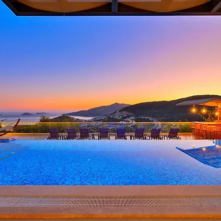 Villa 5 Bedroom Luxury In - 1019 Kalkan