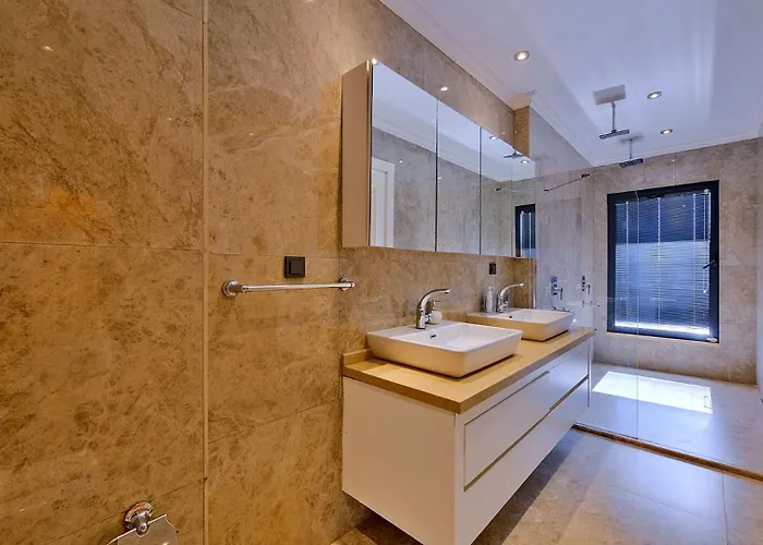 Villa 5 Bedroom Luxury Seaviews - Private Heated Pool Kalkan