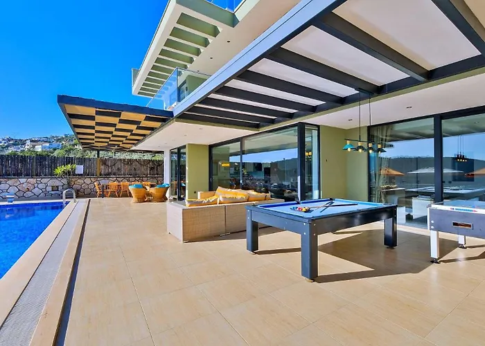 5 Bedroom Luxury Seaviews - Private Heated Pool Villa