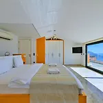 Villa 5 Bedroom Luxury Seaviews - Private Heated Pool Kalkan