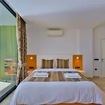 Villa 5 Bedroom Luxury Seaviews - Private Heated Pool