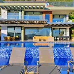 5 Bedroom Luxury Seaviews - Private Heated Pool * Kalkan