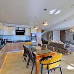 Villa 5 Bedroom Luxury Seaviews - Private Heated Pool Kalkan