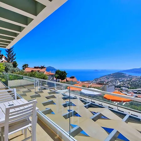 5 Bedroom Luxury Seaviews - Private Heated Pool Villa *