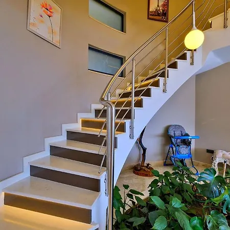 5 Bedroom Luxury Seaviews - Private Heated Pool Villa